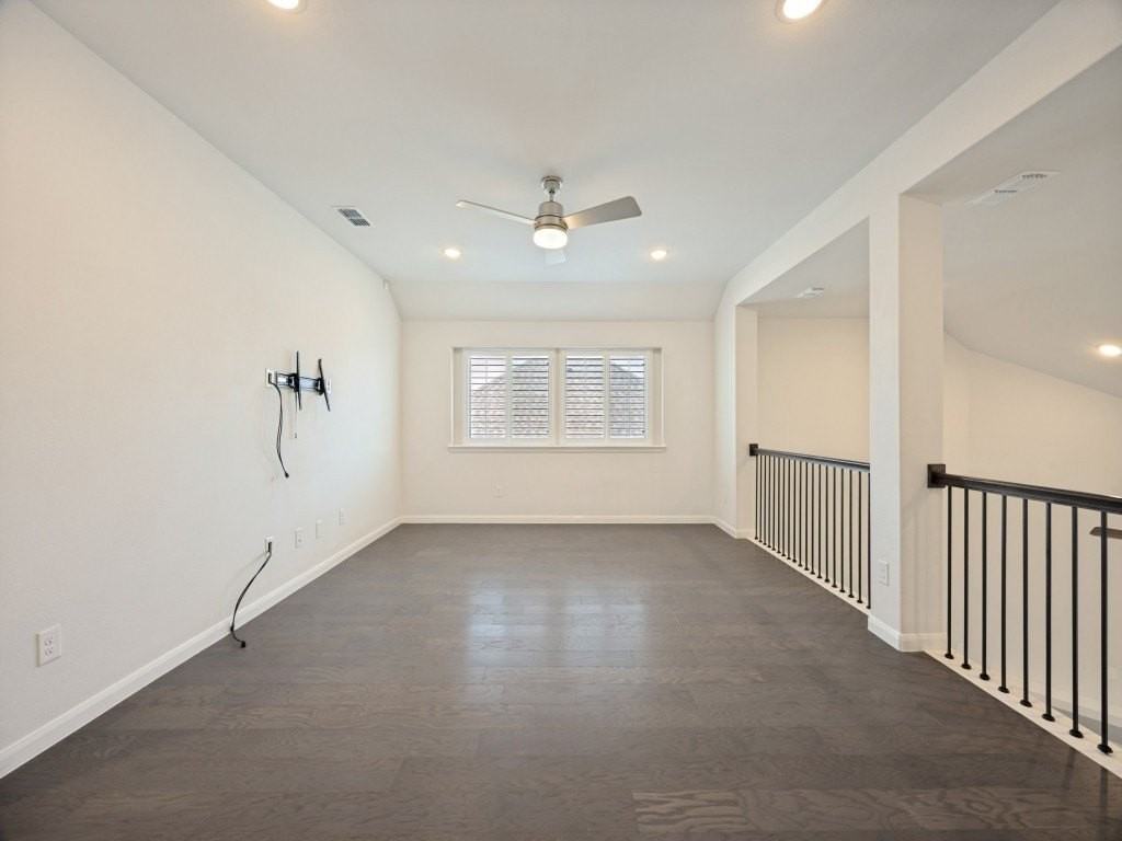 808 Mathew Dr - Photo 4 of 12