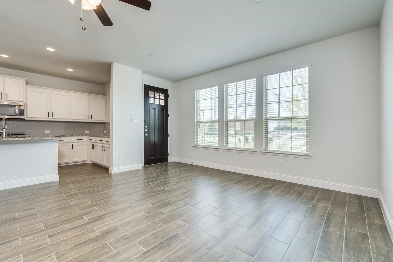 6805 Andrew Dr - Photo 3 of 15