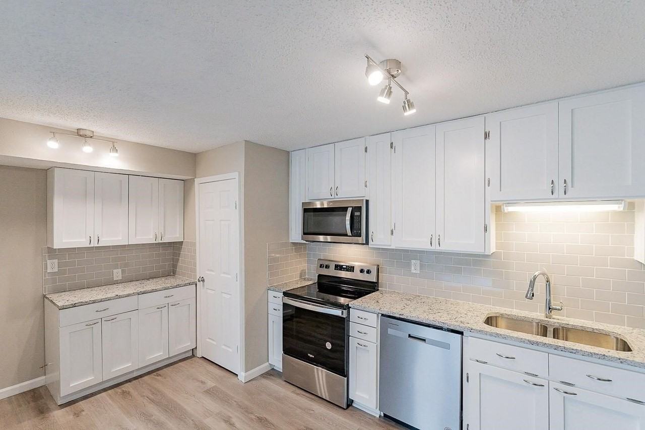 2112 Cedarcrest Dr - Photo 4 of 13