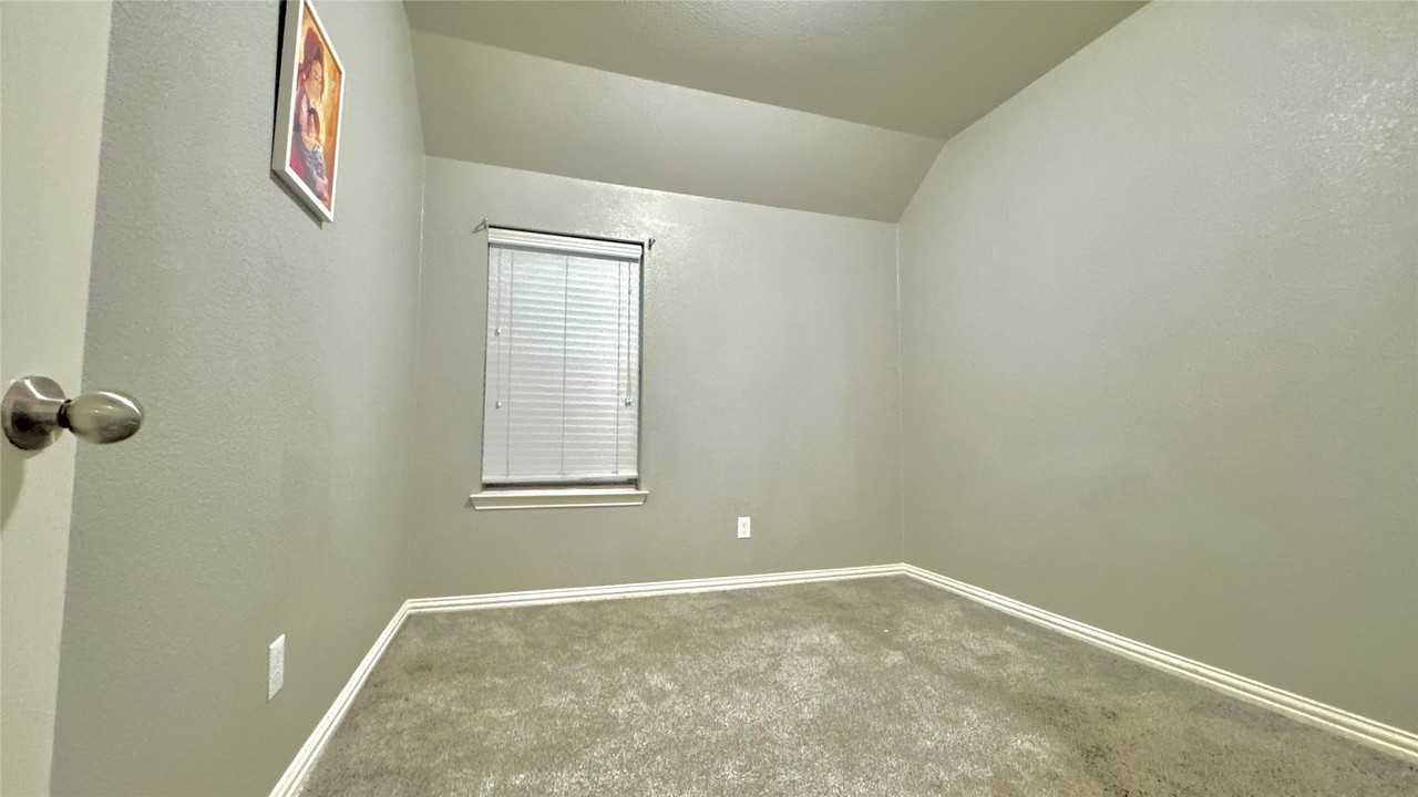 6440 Parkstone Way - Photo 5 of 19