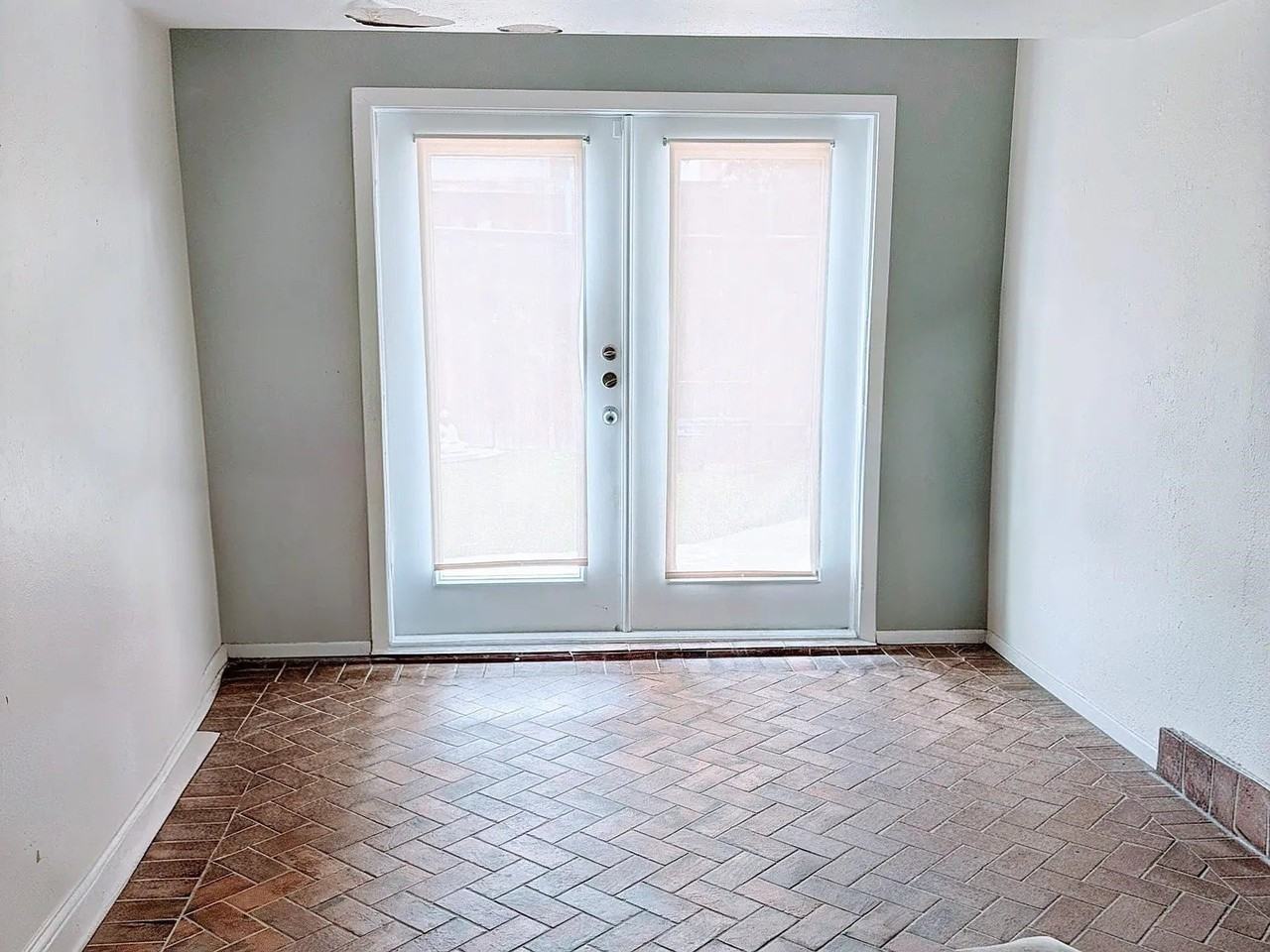 1536 Mccoy St - Photo 5 of 13