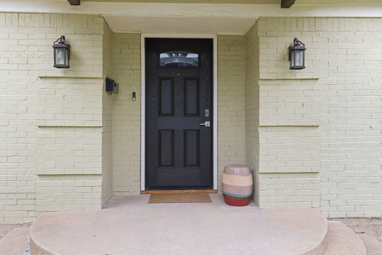 2725 Ryan Place Dr - Photo 5 of 33