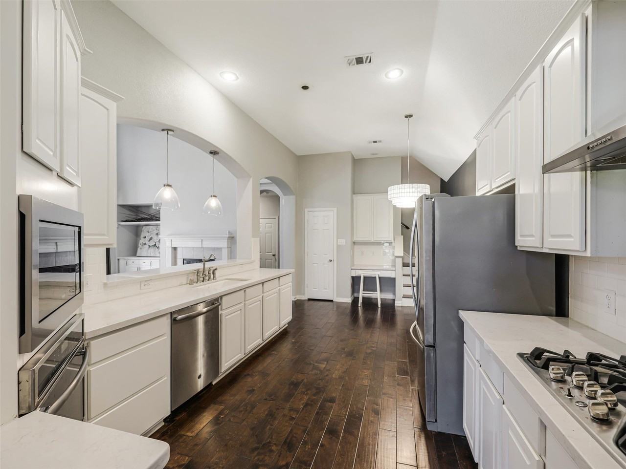 957 Turnstone Trl - Photo 6 of 34