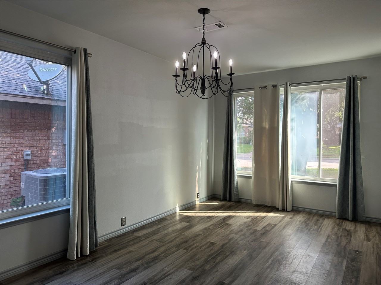 1905 Barrens Cir - Photo 3 of 12