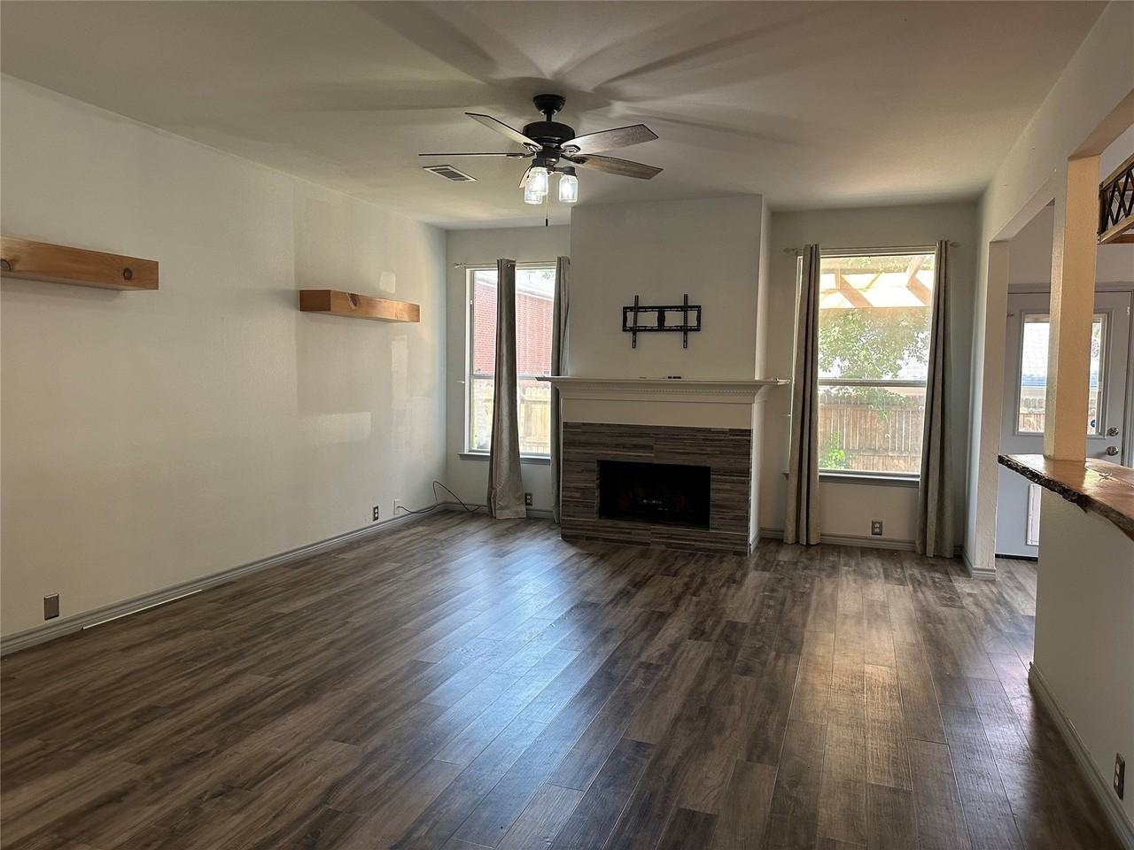 1905 Barrens Cir - Photo 7 of 12