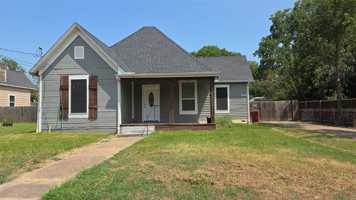 featured image of 608 W 6th St