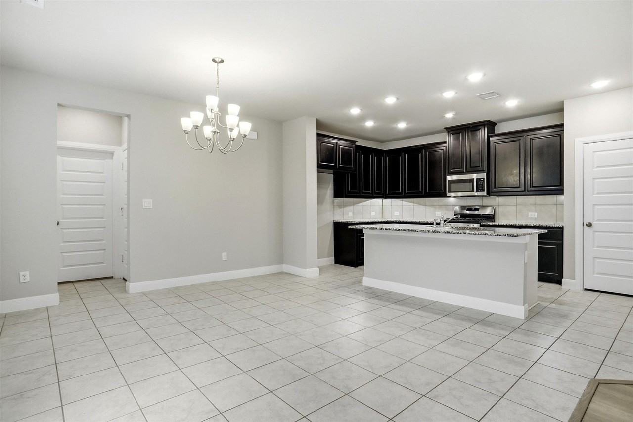 1808 Sierra Rose Trce - Photo 5 of 20