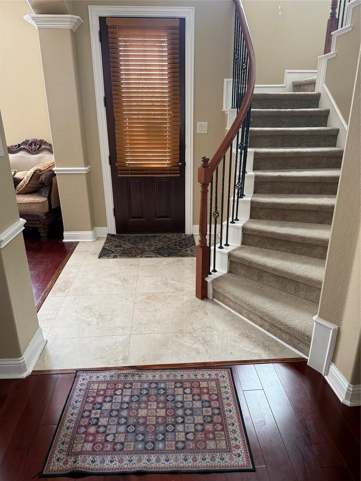 909 Araf Ave - Photo 2 of 7