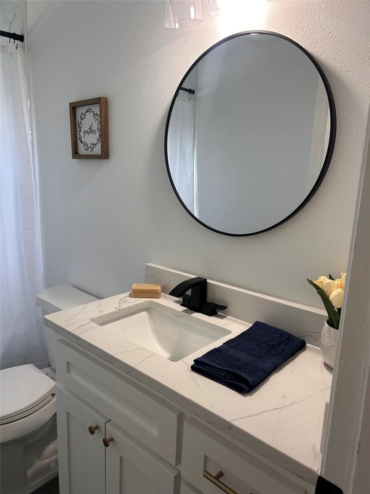 211 Kerby St - Photo 7 of 9