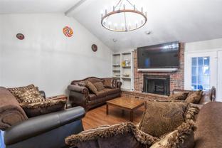 857 Chaucer Dr - Photo 1 of 1