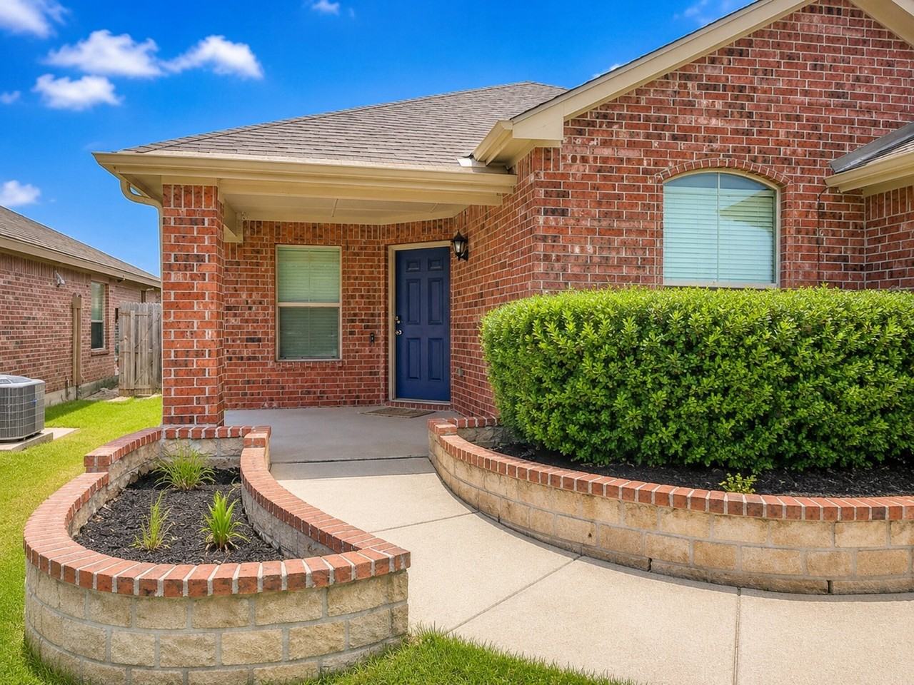 1229 Walnut Cliff Ct - Photo 2 of 30
