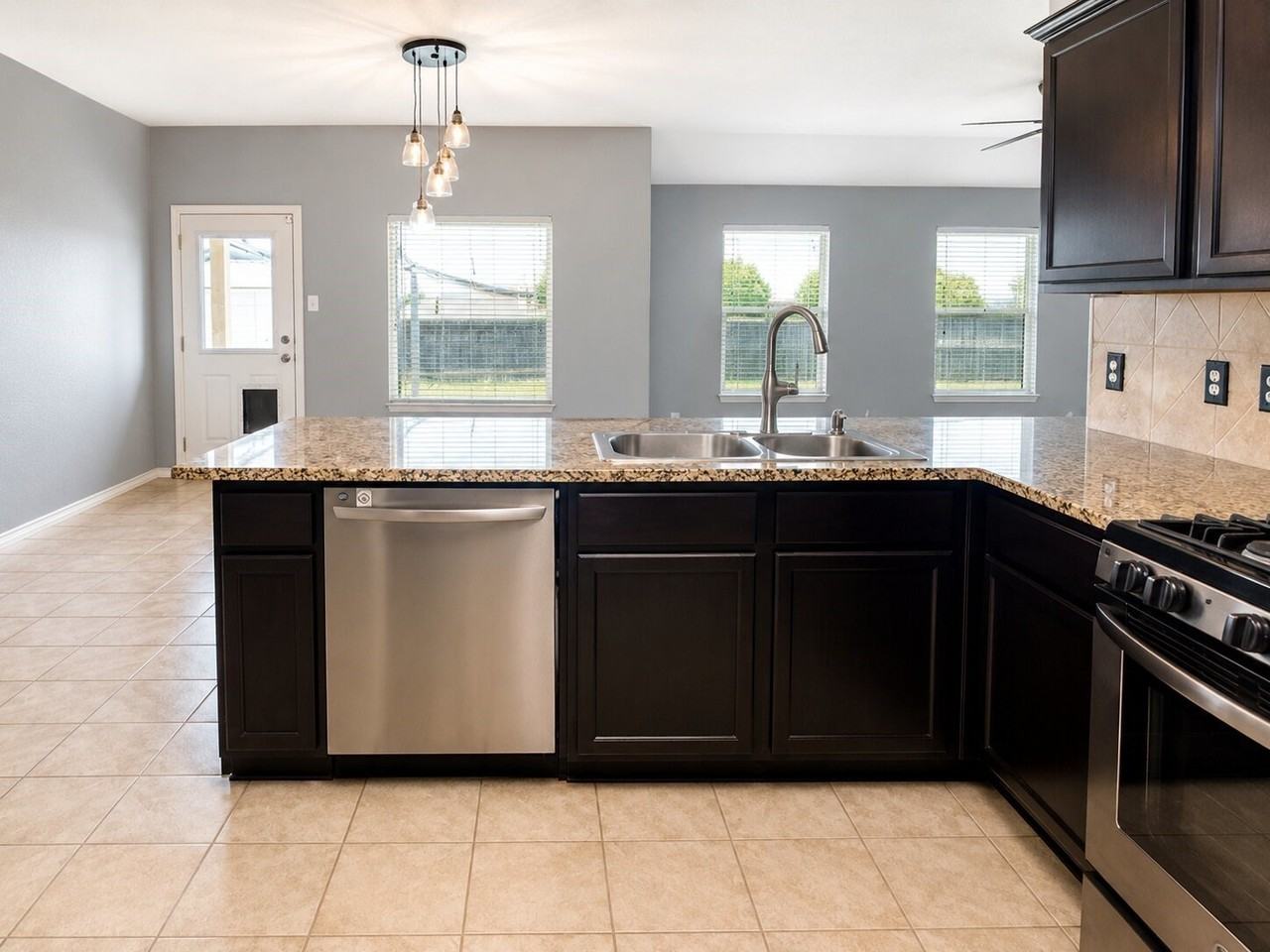 1229 Walnut Cliff Ct - Photo 6 of 30