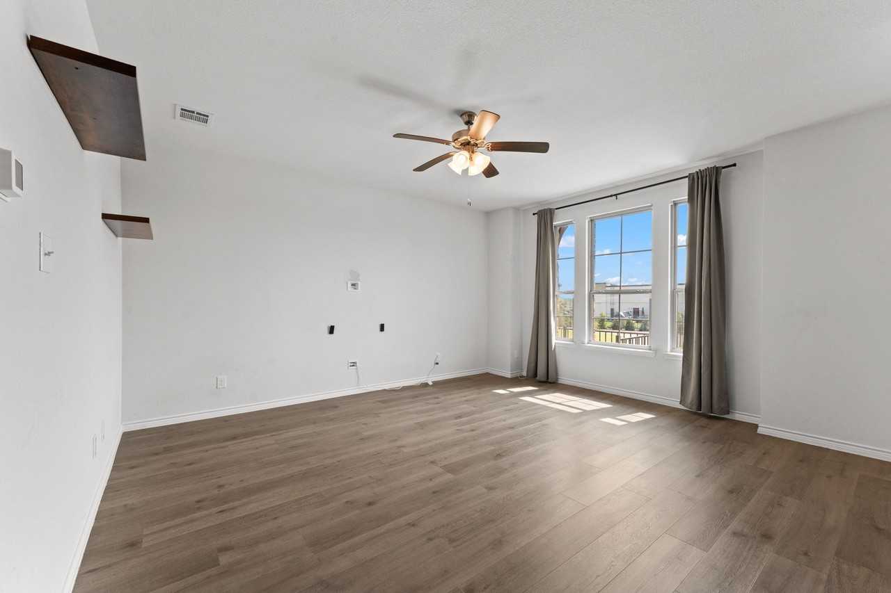 1937 Buffalo Hill Dr - Photo 4 of 19