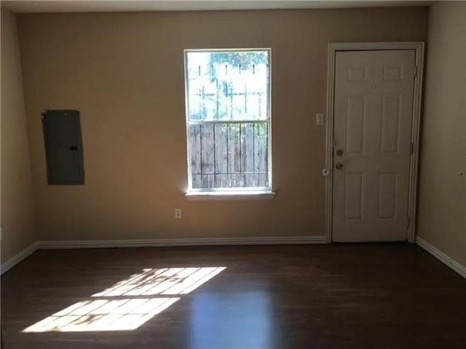 1504 E Mulkey St - Photo 5 of 5