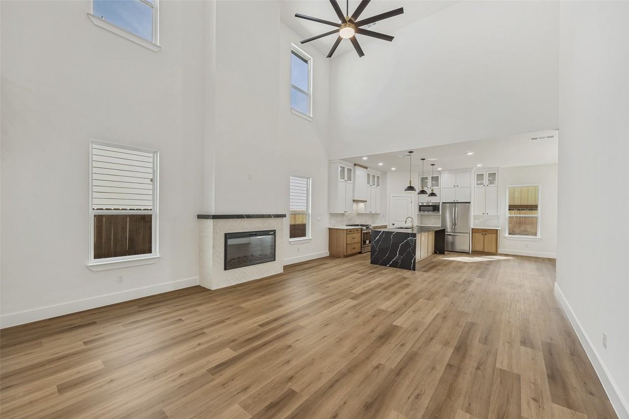 3910 Harlingen St - Photo 6 of 27
