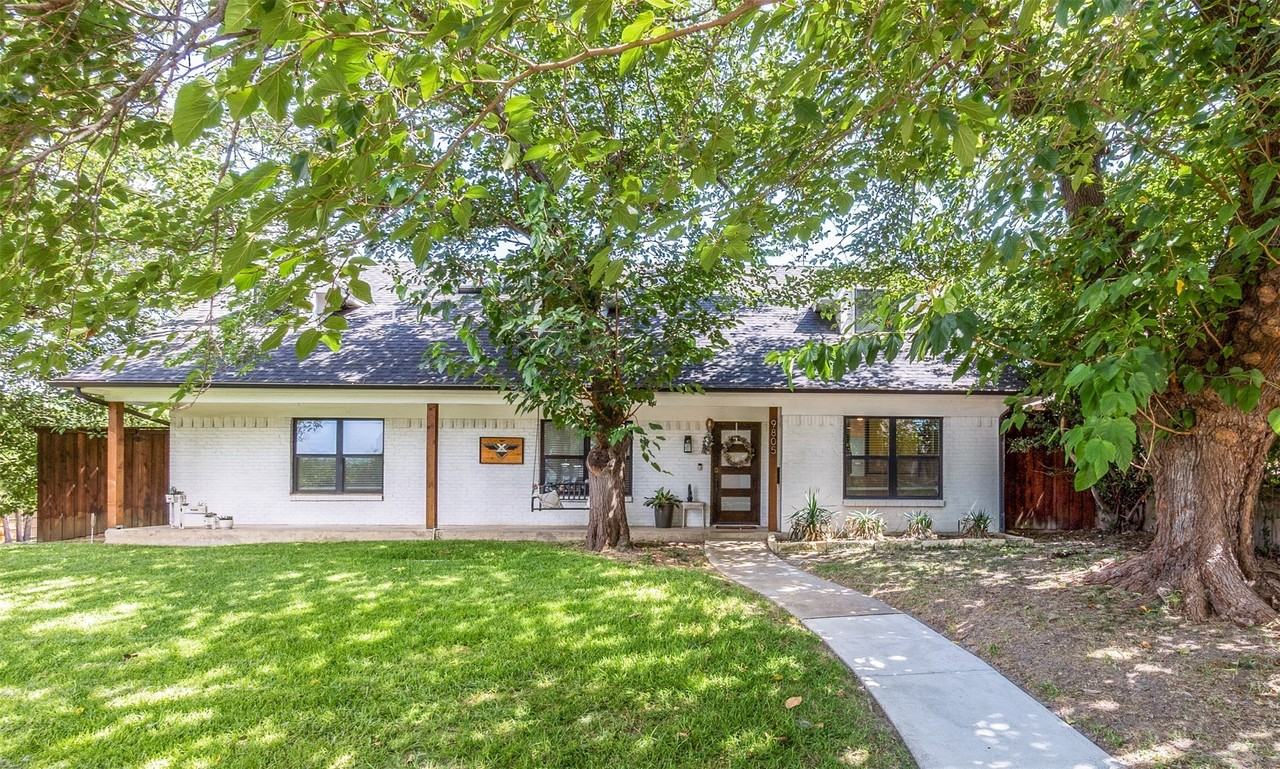 9805 Estate Ln