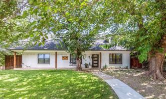 featured image of 9805 Estate Ln