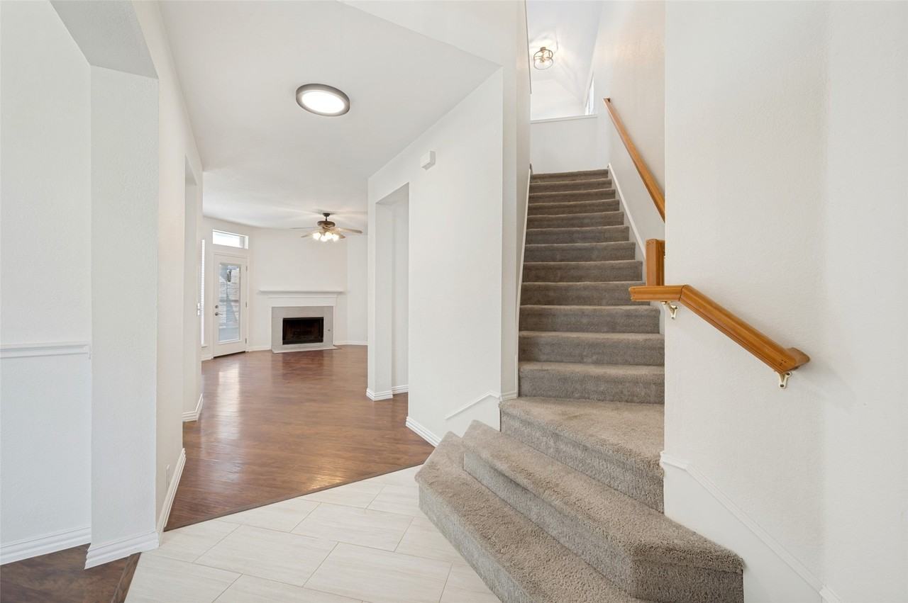 7086 Richmond Dr - Photo 5 of 28