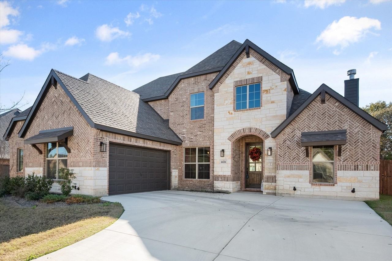 4434 Verbena St - Photo 2 of 40