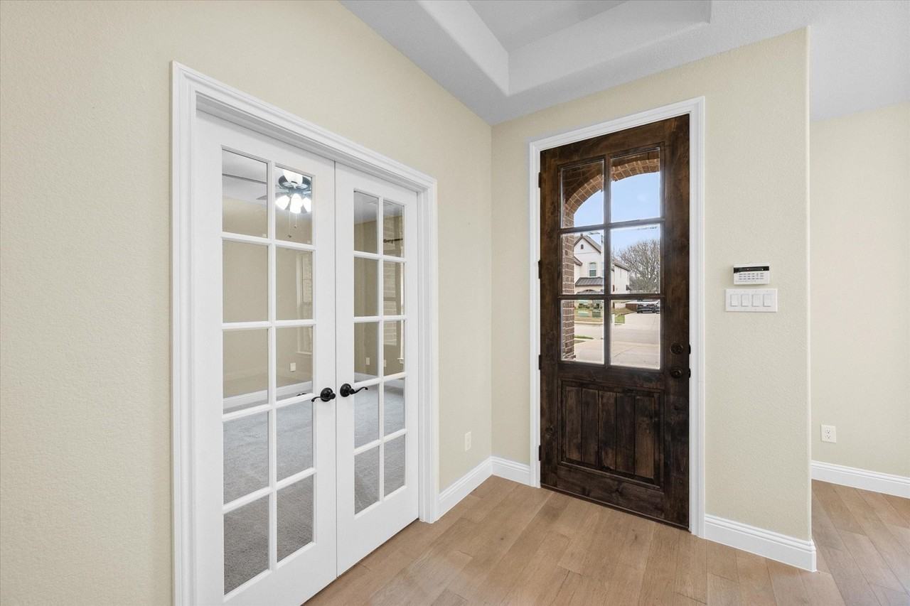 4434 Verbena St - Photo 3 of 40