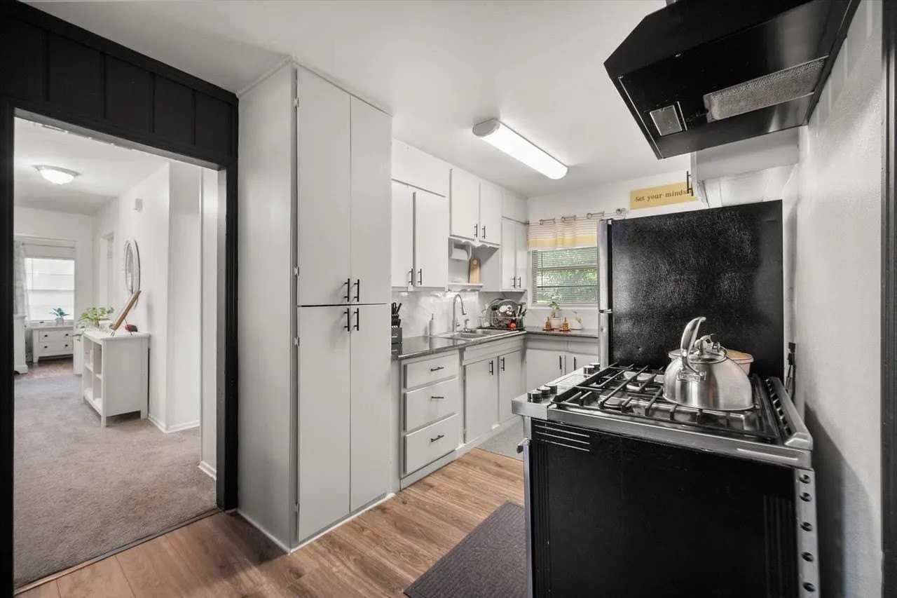 1704 Joyce St - Photo 5 of 16