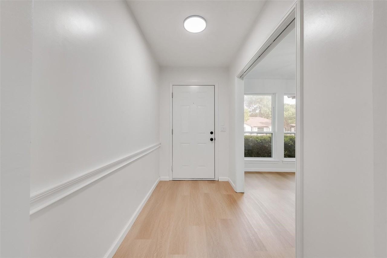 2307 Glen Forest Ln - Photo 2 of 20