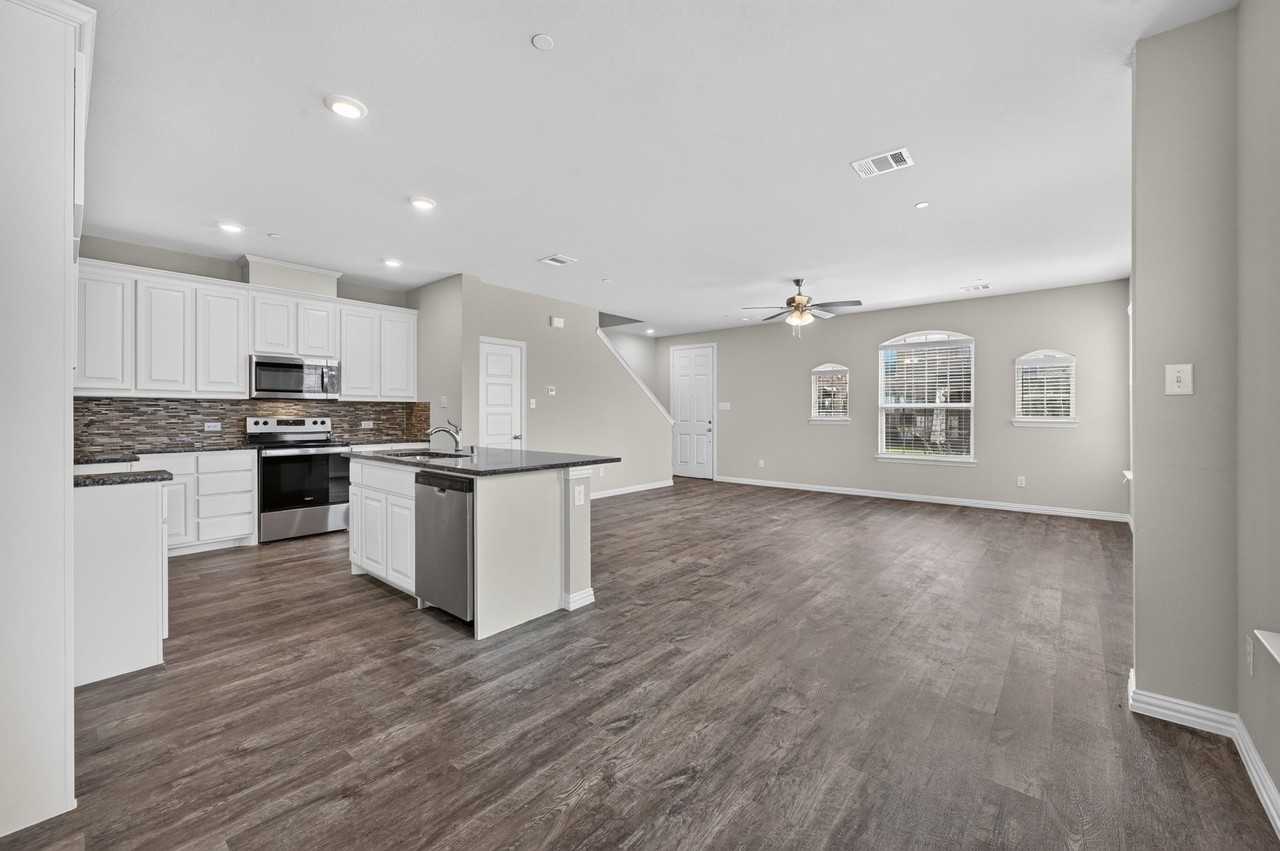 3316 Solana Cir - Photo 4 of 11