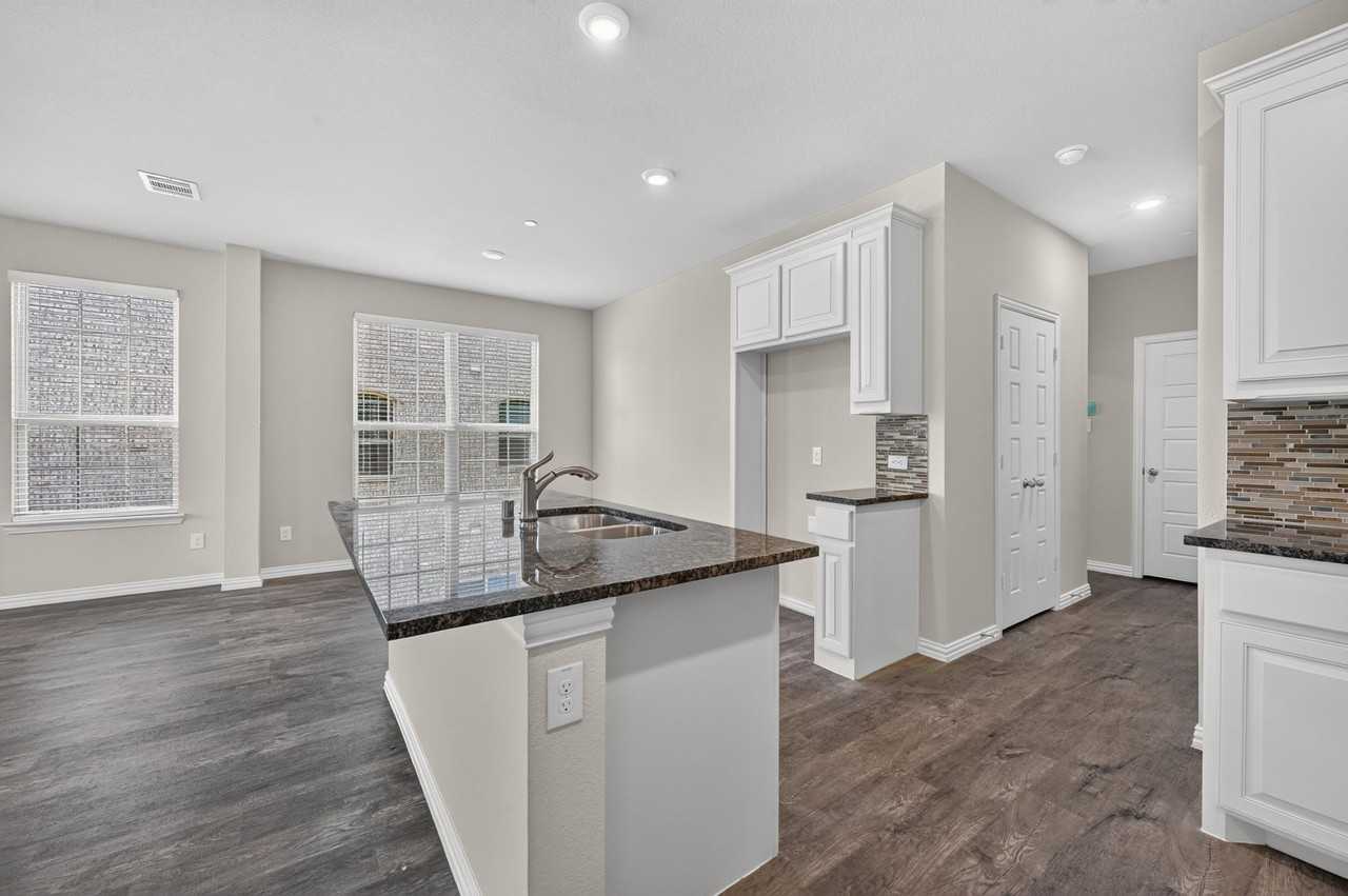 3316 Solana Cir - Photo 7 of 11