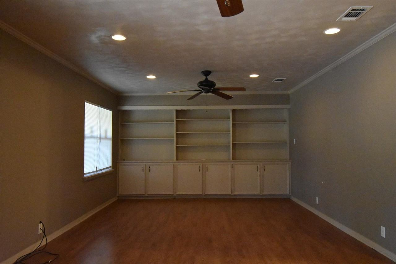 206 S Thomas St - Photo 2 of 9
