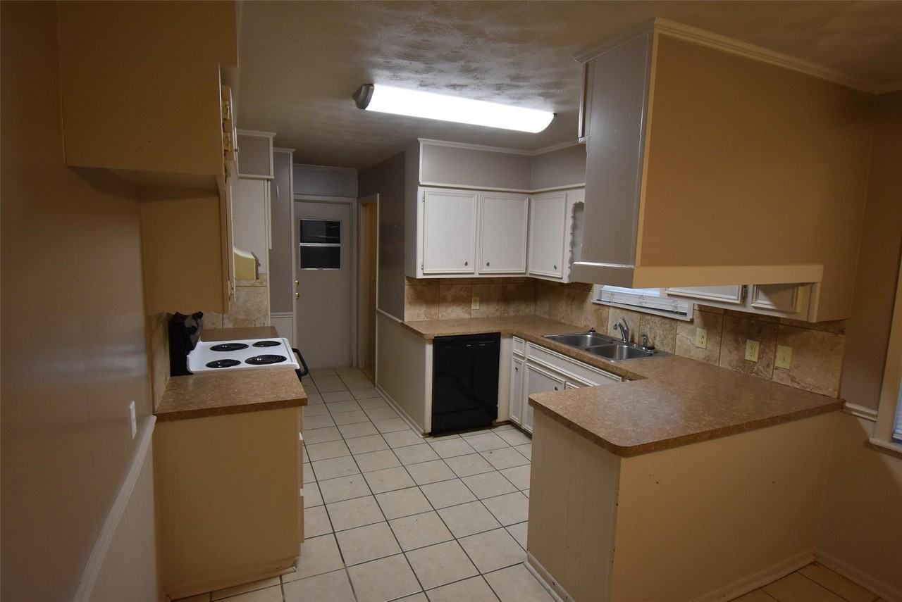 206 S Thomas St - Photo 4 of 9