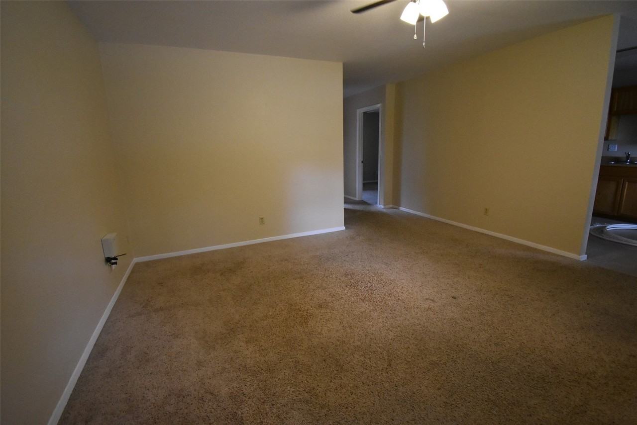 606 N Main St #A - Photo 2 of 9