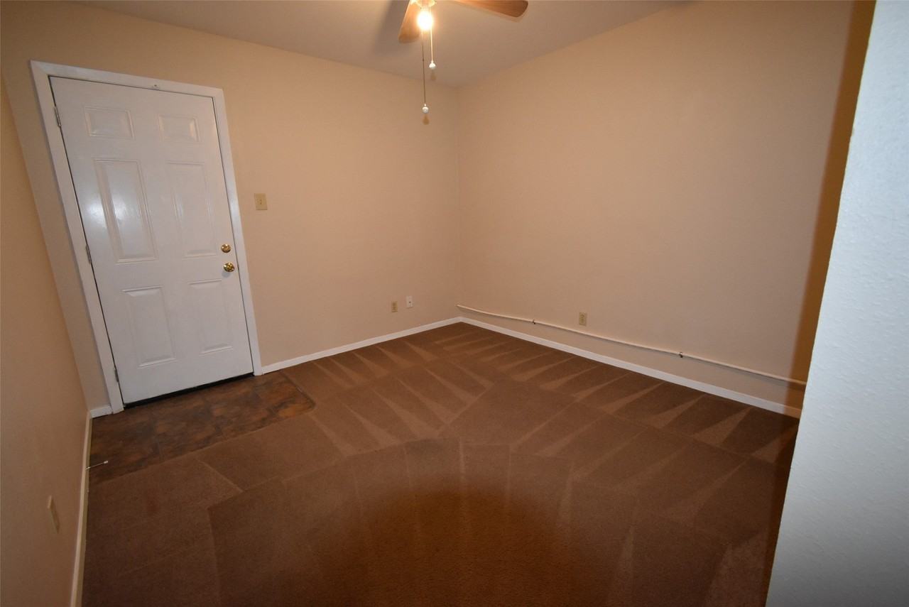 606 N Main St #A - Photo 5 of 9
