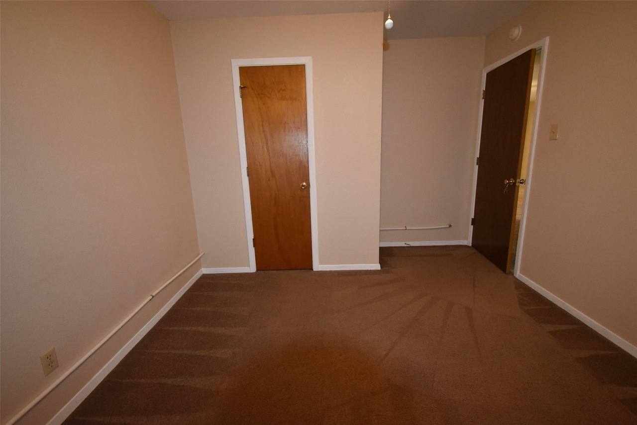 606 N Main St #A - Photo 6 of 9