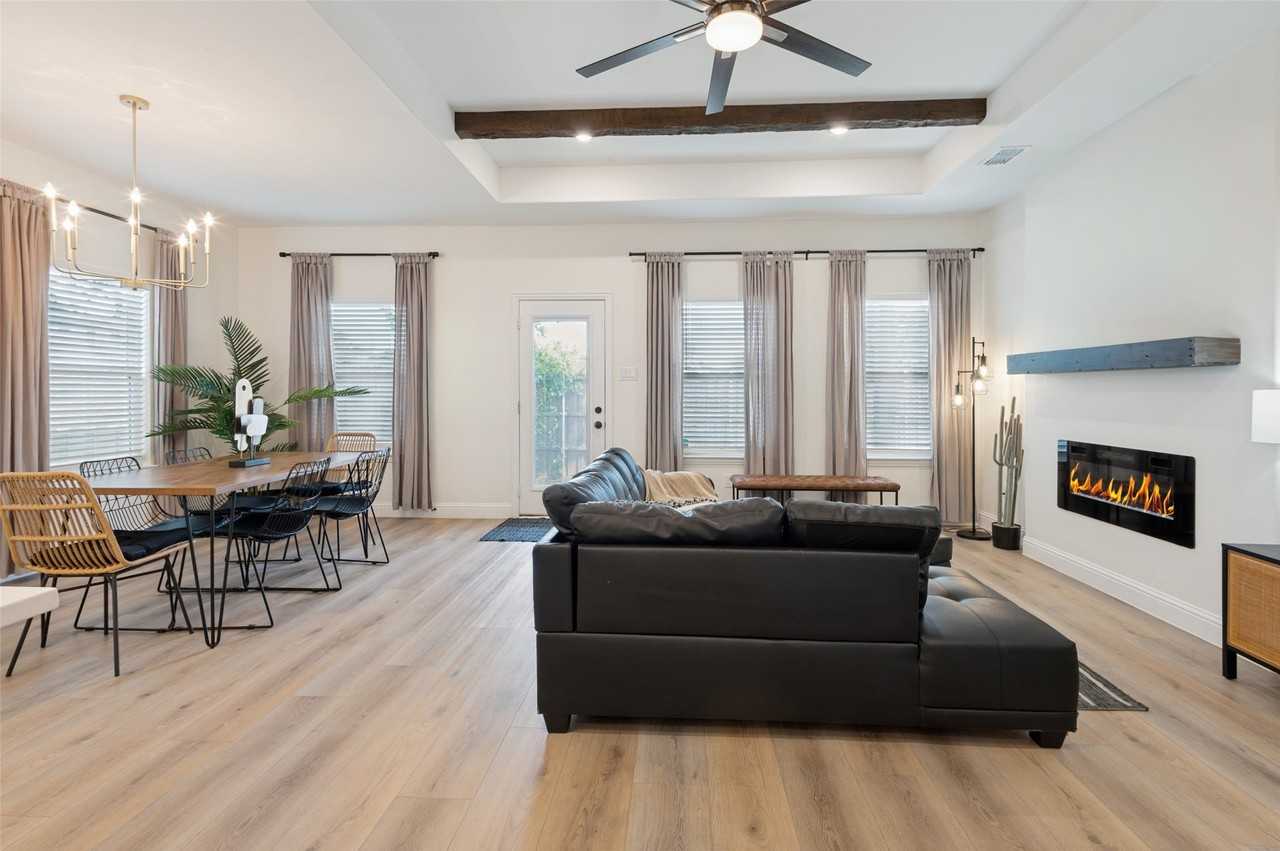 1805 Nomas St - Photo 6 of 25