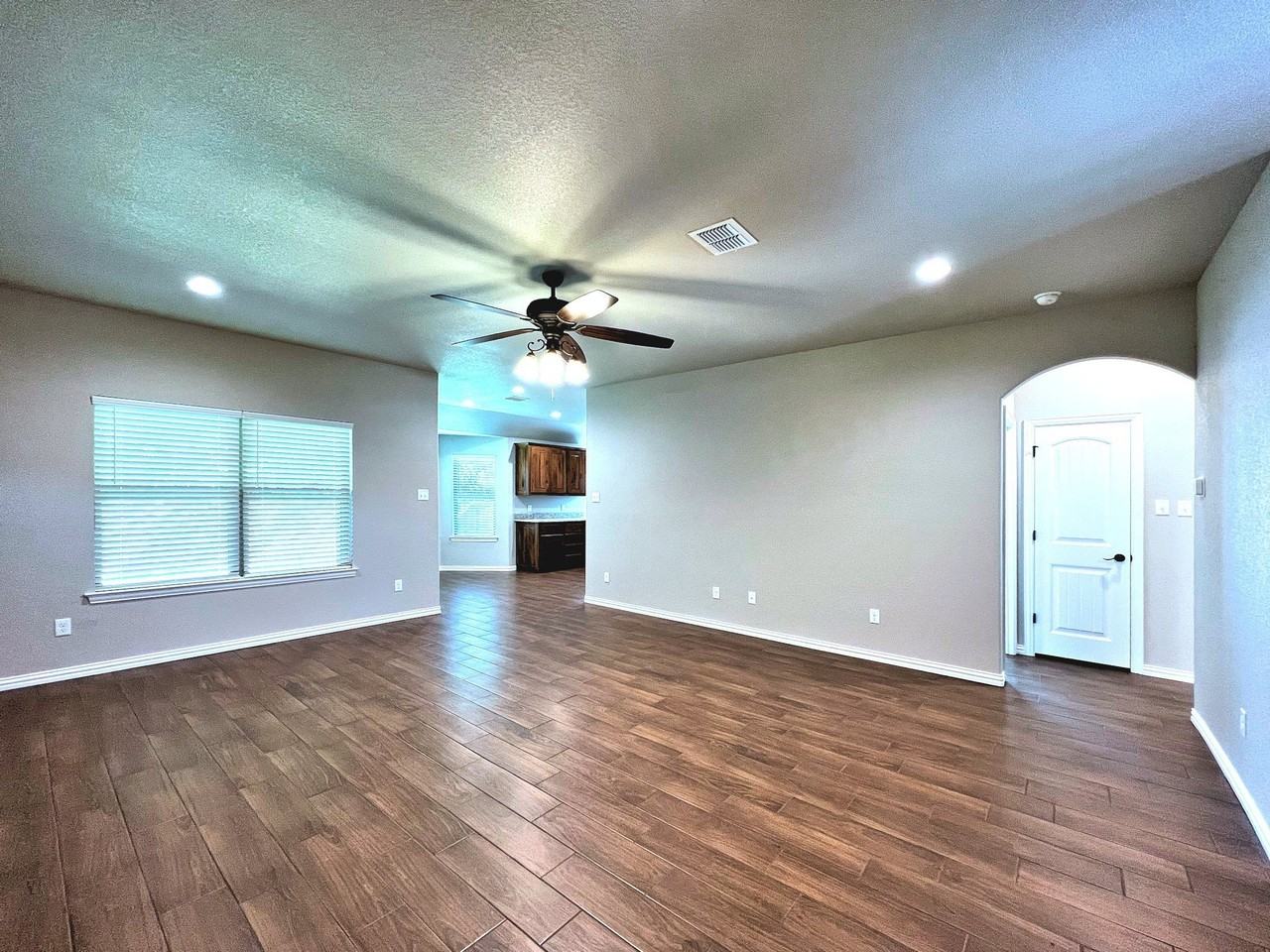 219 Clover Cir - Photo 3 of 21