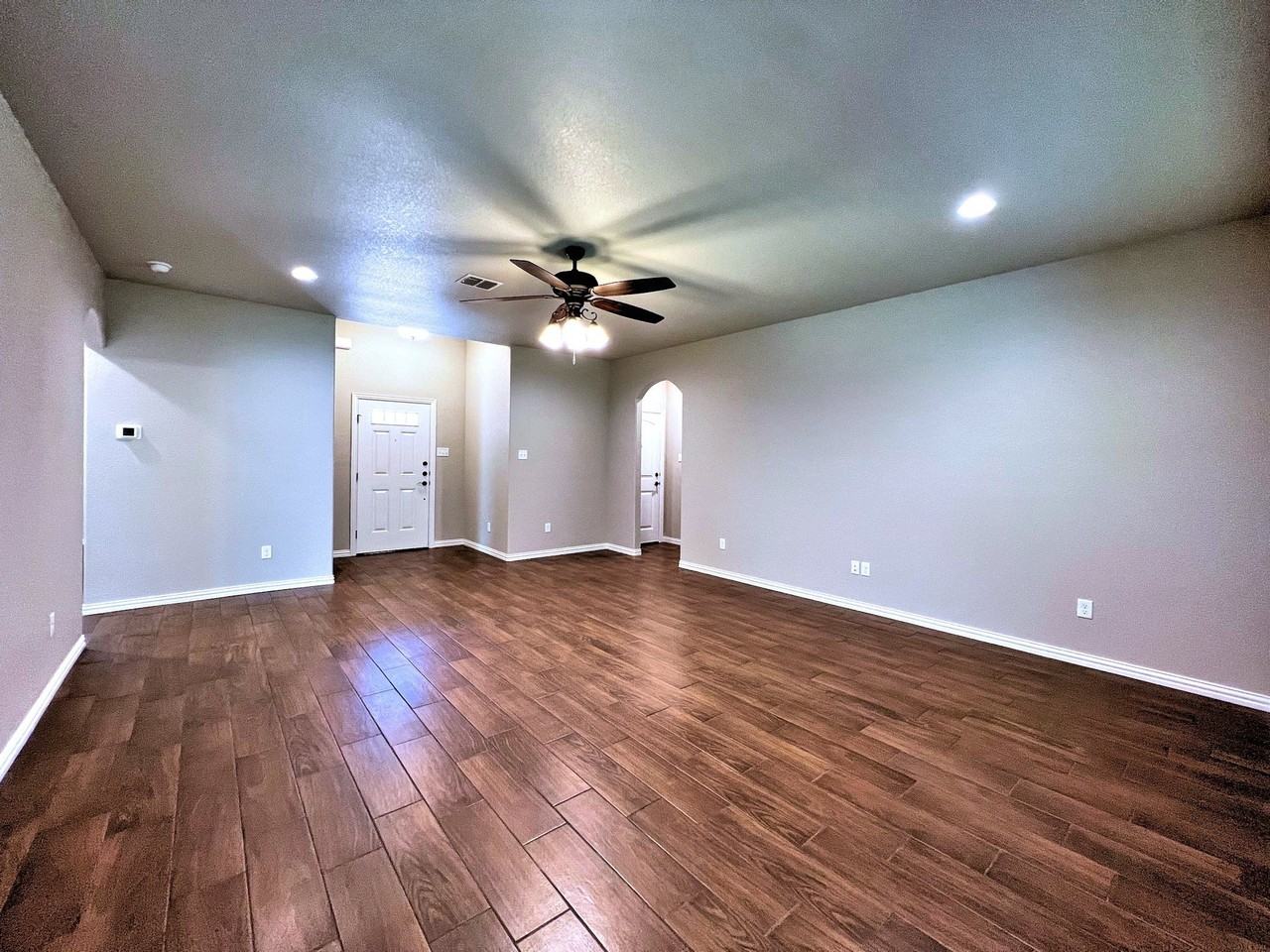 219 Clover Cir - Photo 4 of 21