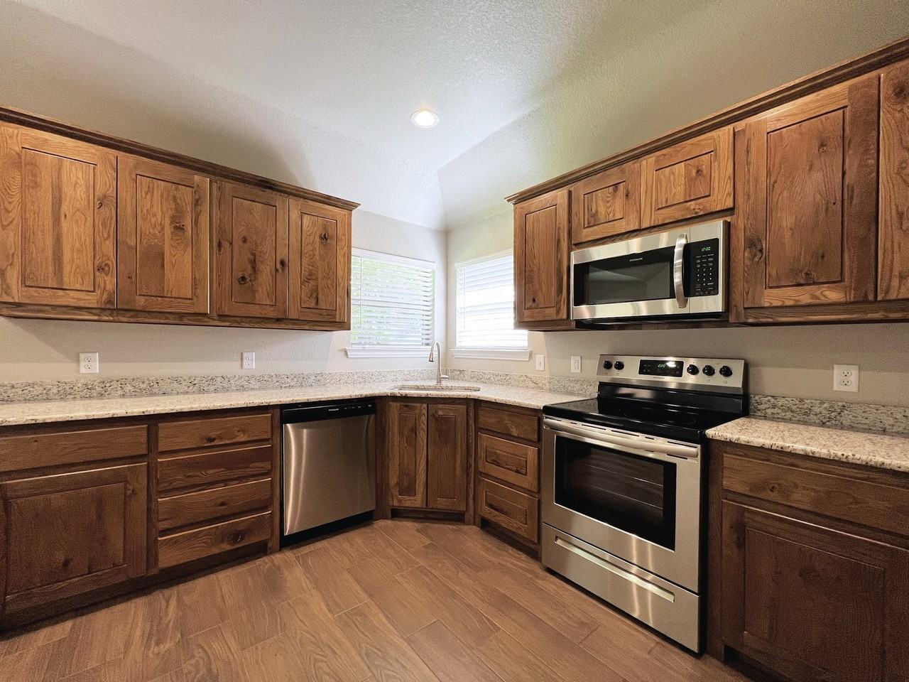 219 Clover Cir - Photo 7 of 21