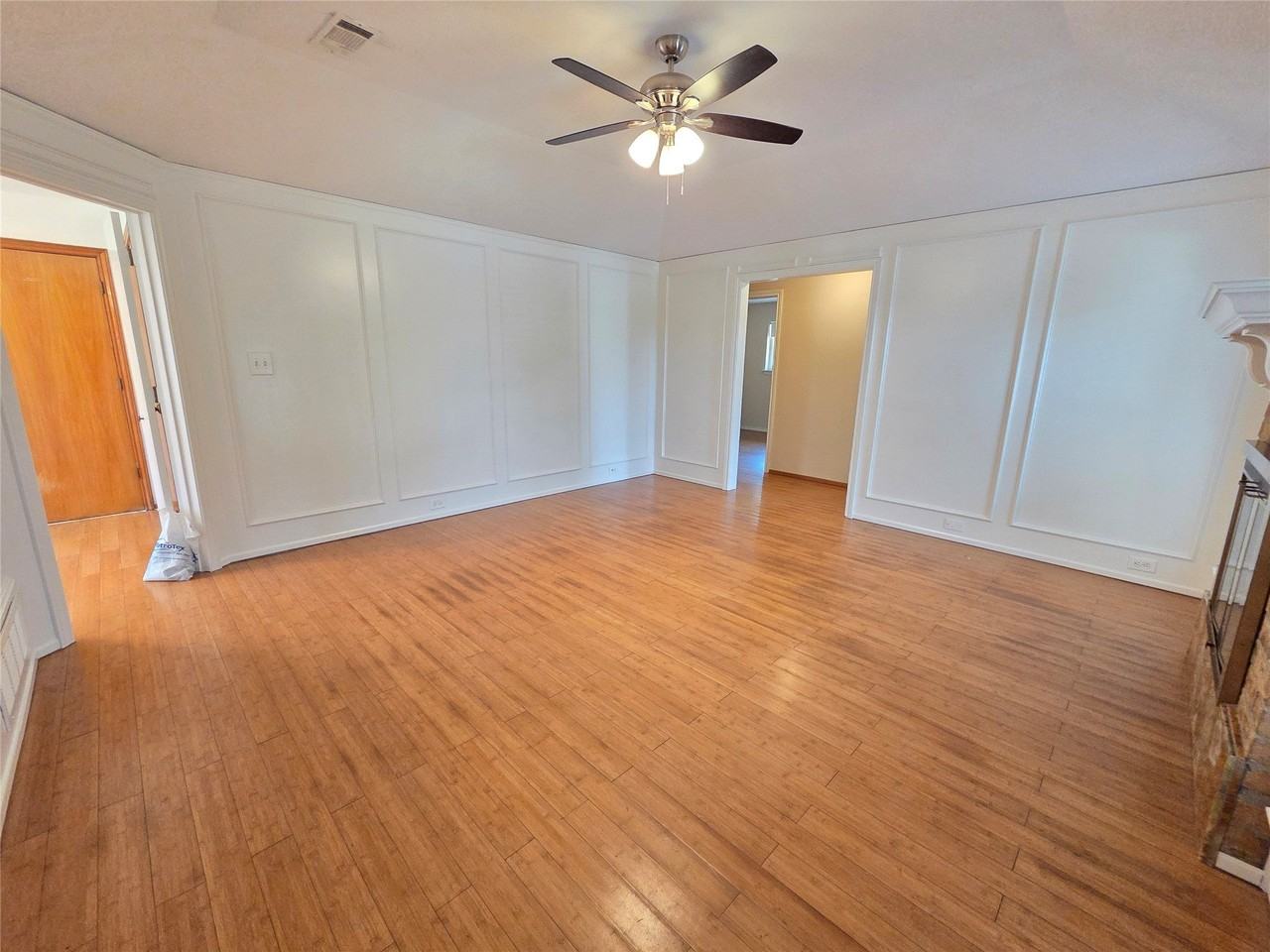 2011 Stradivarius Ln - Photo 5 of 20