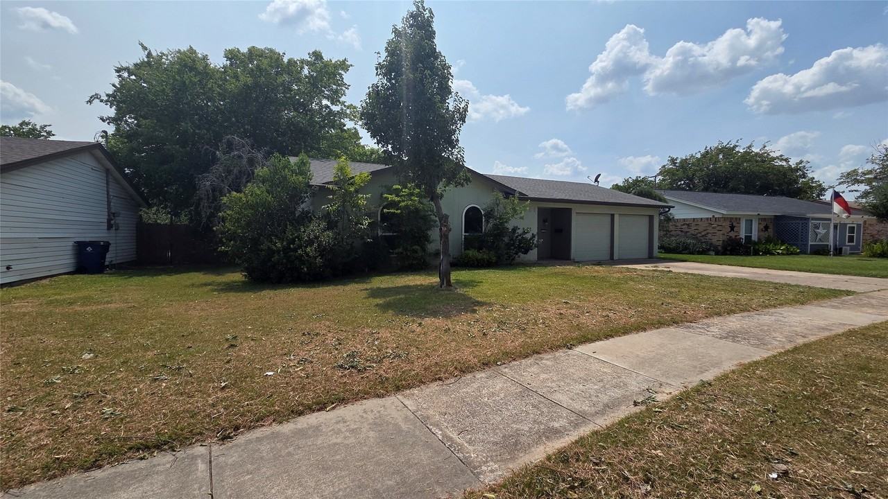 335 Springwillow Rd - Photo 2 of 21