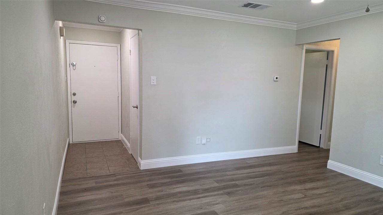 335 Springwillow Rd - Photo 3 of 21