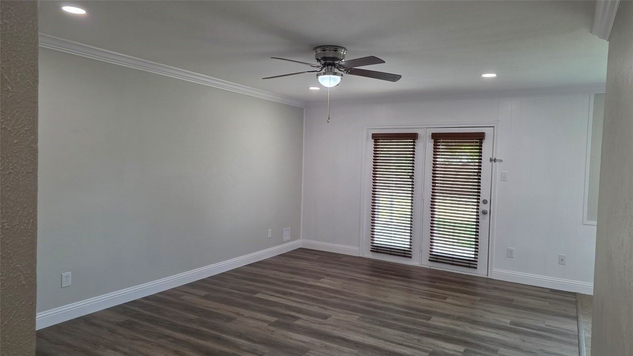 335 Springwillow Rd - Photo 4 of 21