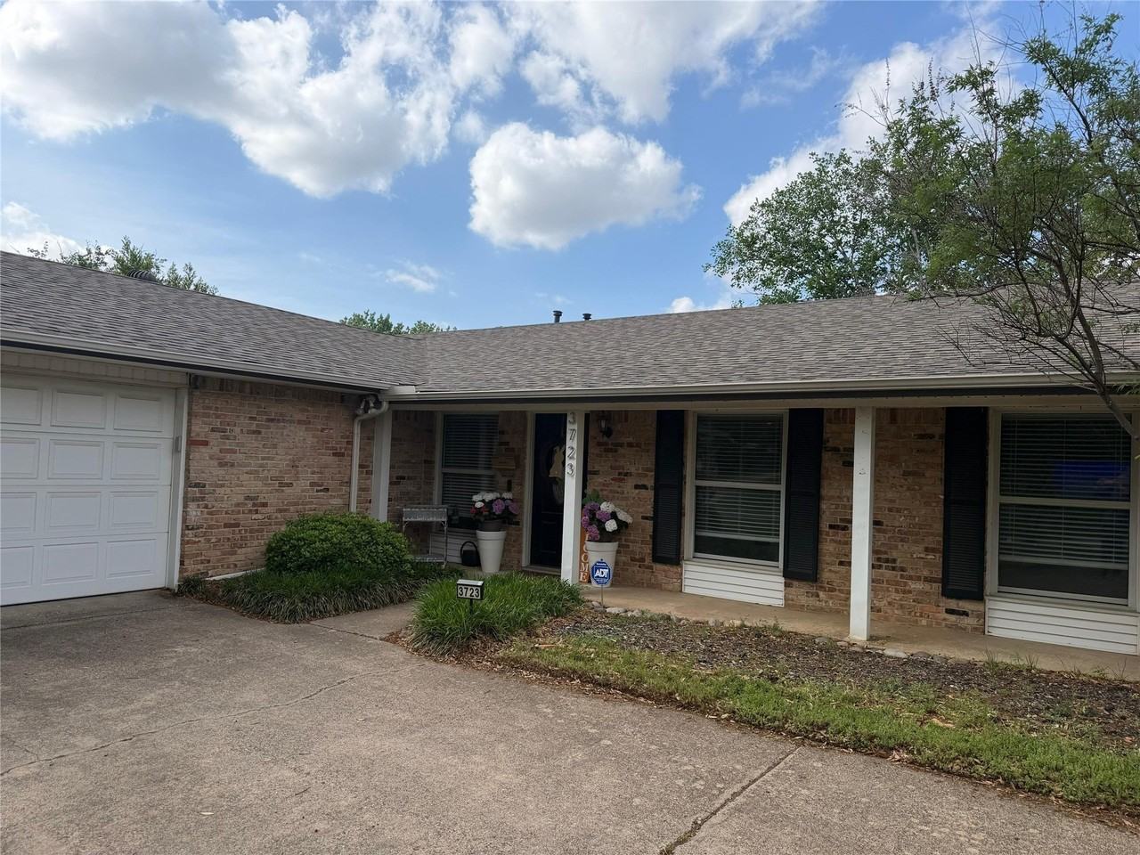 3723 Truesdell Pl - Photo 2 of 12