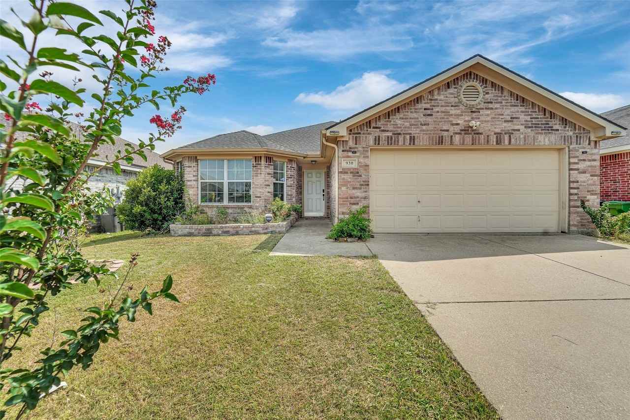 930 Timber Oaks Ln - Photo 2 of 23