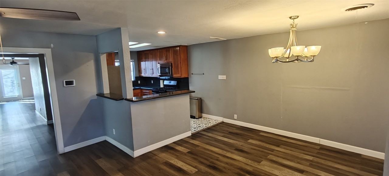 2532 Ryan Ave - Photo 2 of 8