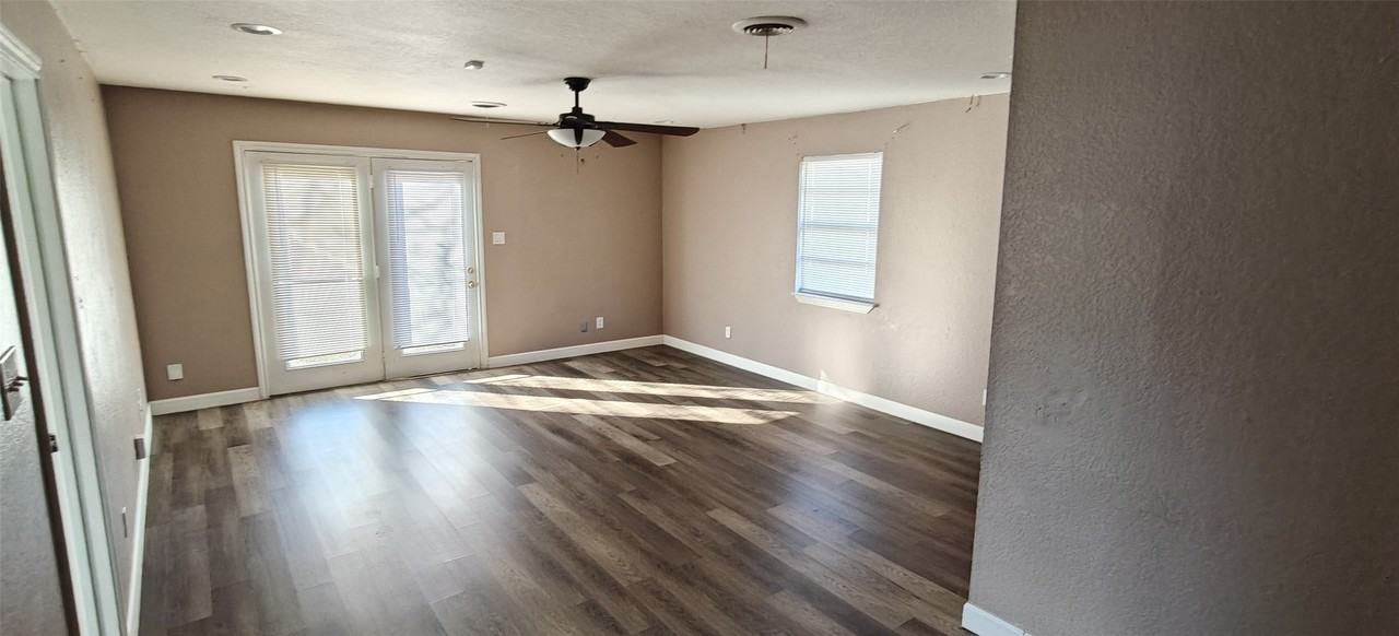 2532 Ryan Ave - Photo 5 of 8
