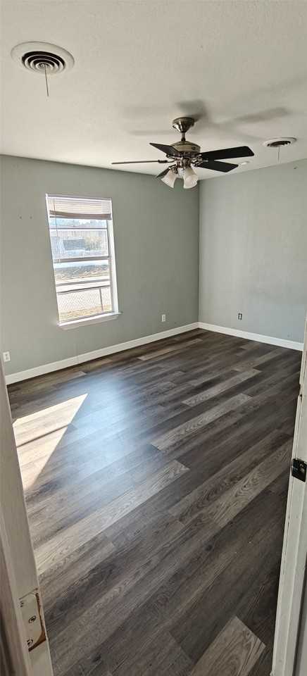 2532 Ryan Ave - Photo 7 of 8