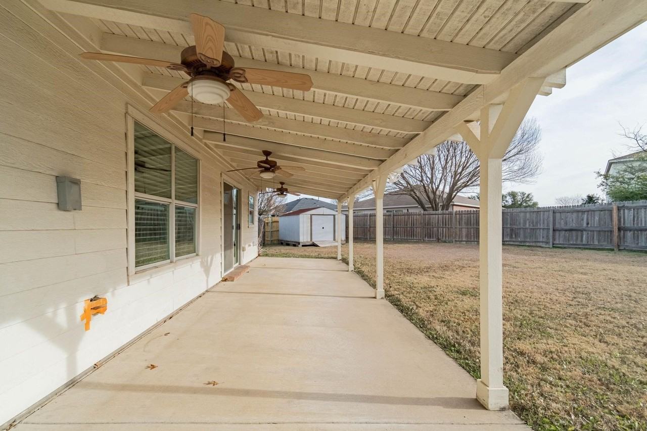 1017 Blue Jay Ln - Photo 3 of 24
