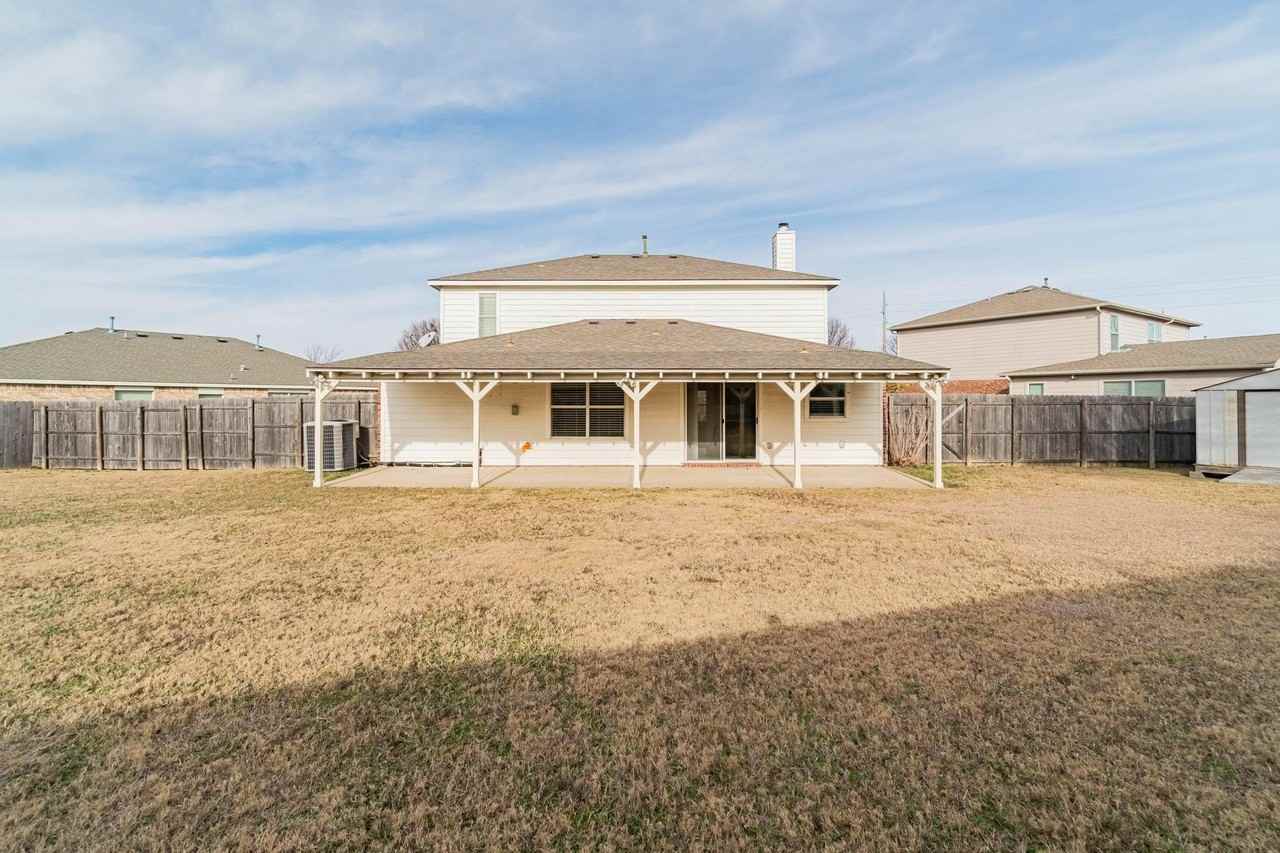 1017 Blue Jay Ln - Photo 5 of 24