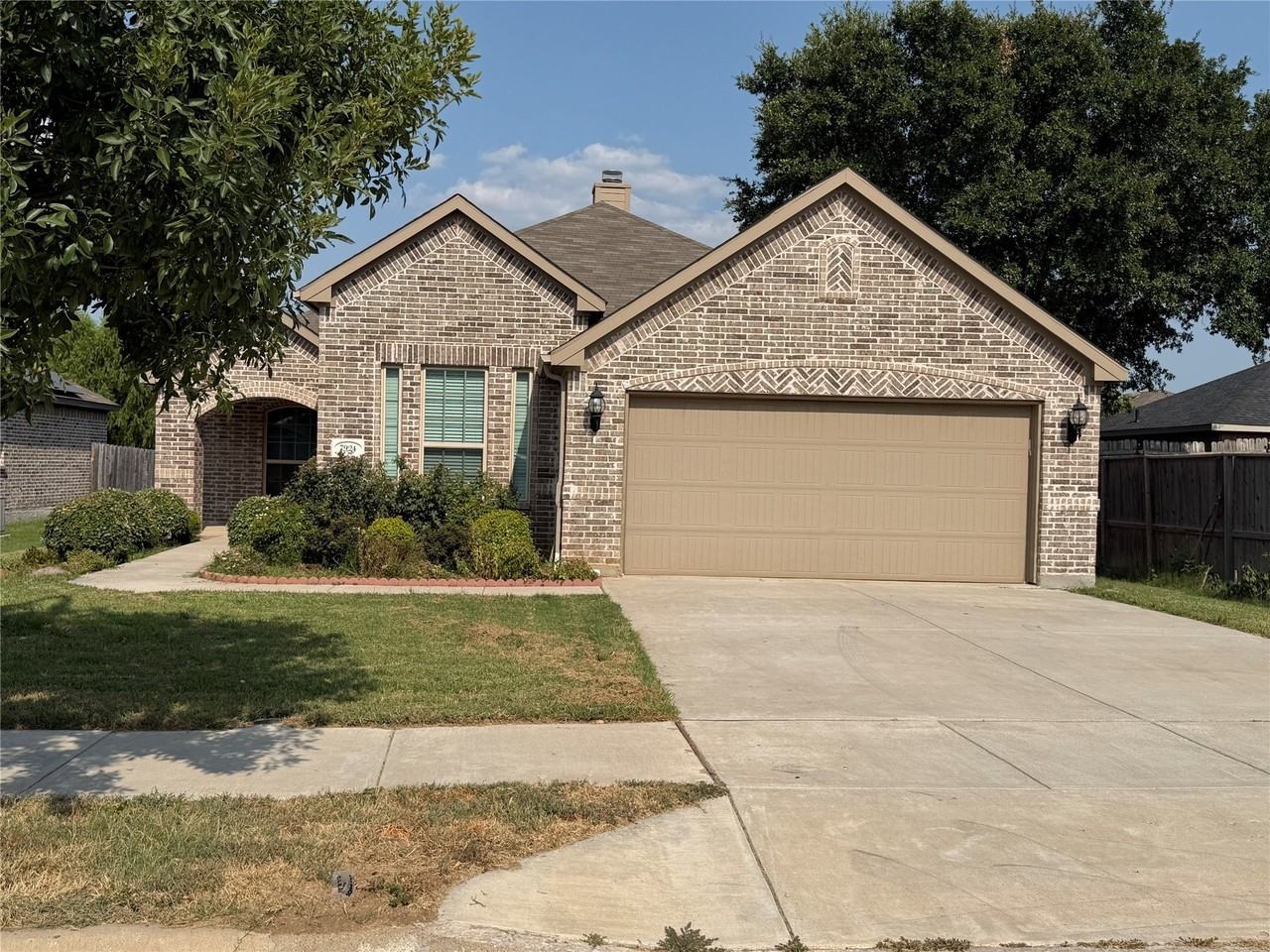 7924 Buttonwood Dr - Photo 3 of 30