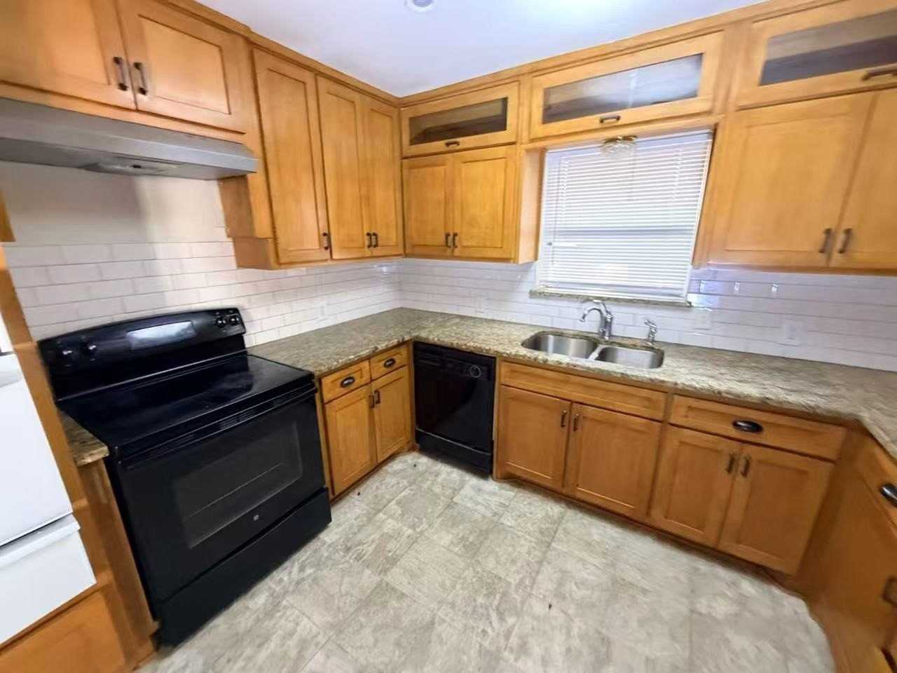 413 Frances Way - Photo 3 of 13